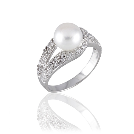 Single White Pearl Ring with Cubic Zirconias - Click Image to Close